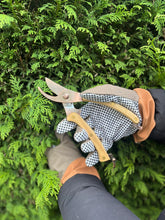 Load image into Gallery viewer, Botang Copper Pruner with Wooden Handle