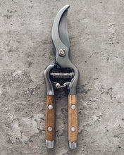 Load image into Gallery viewer, Ashwood Handled Secateurs
